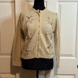 Creations by Harilela's Vintage 1950's embroidered lambs wool angora Cardigan